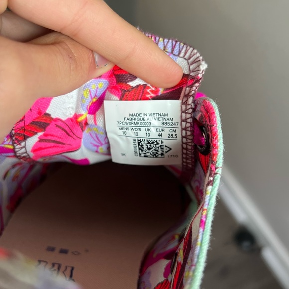 Custom Converse sneakers - Picture 5 of 7